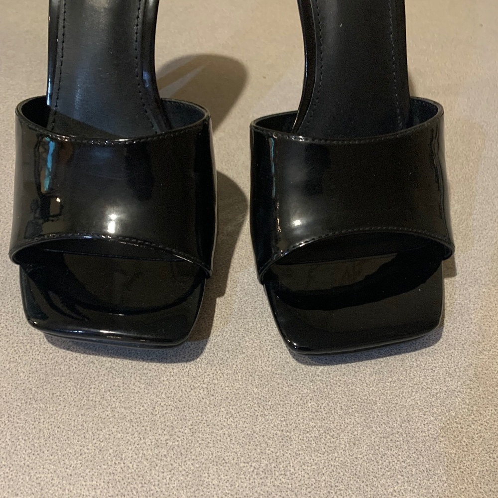 Steve Madden Black Patent Slide Sandals sz 8.5 M - Picture 2 of 6